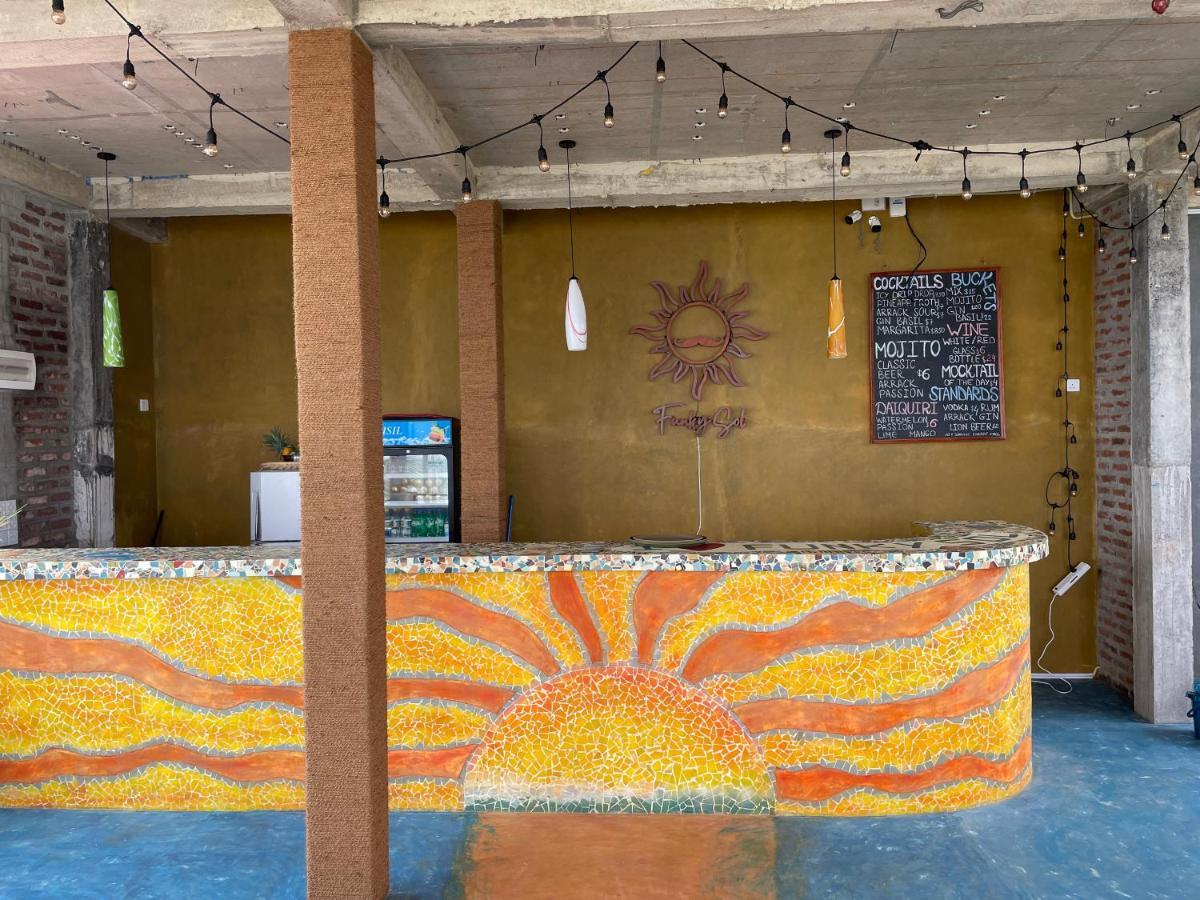 Funky Sol - Sunset Rooftop Bar, Hotel & Restaurant فيليغاما المظهر الخارجي الصورة